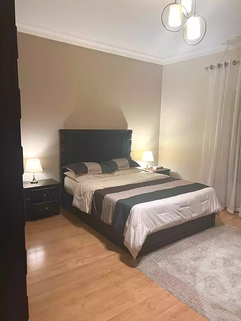 شقه للايجار ف كمبوند اكاسيا مفروشه بجوار الجامعه الامريكيه في اكاسيا مول – بي ان جي . شركة المؤيد