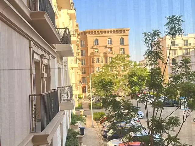 شقة للبيع في سنتر فيل – هايد بارك التجمع الخامس القاهره الجديده في سنتر فيل – كمبوند هايد بارك . شركة المؤيد