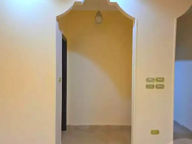 شقه مميزه للايجار في المستثمرين الجنوبيه في شارع الجزيرة . شركة المؤيد