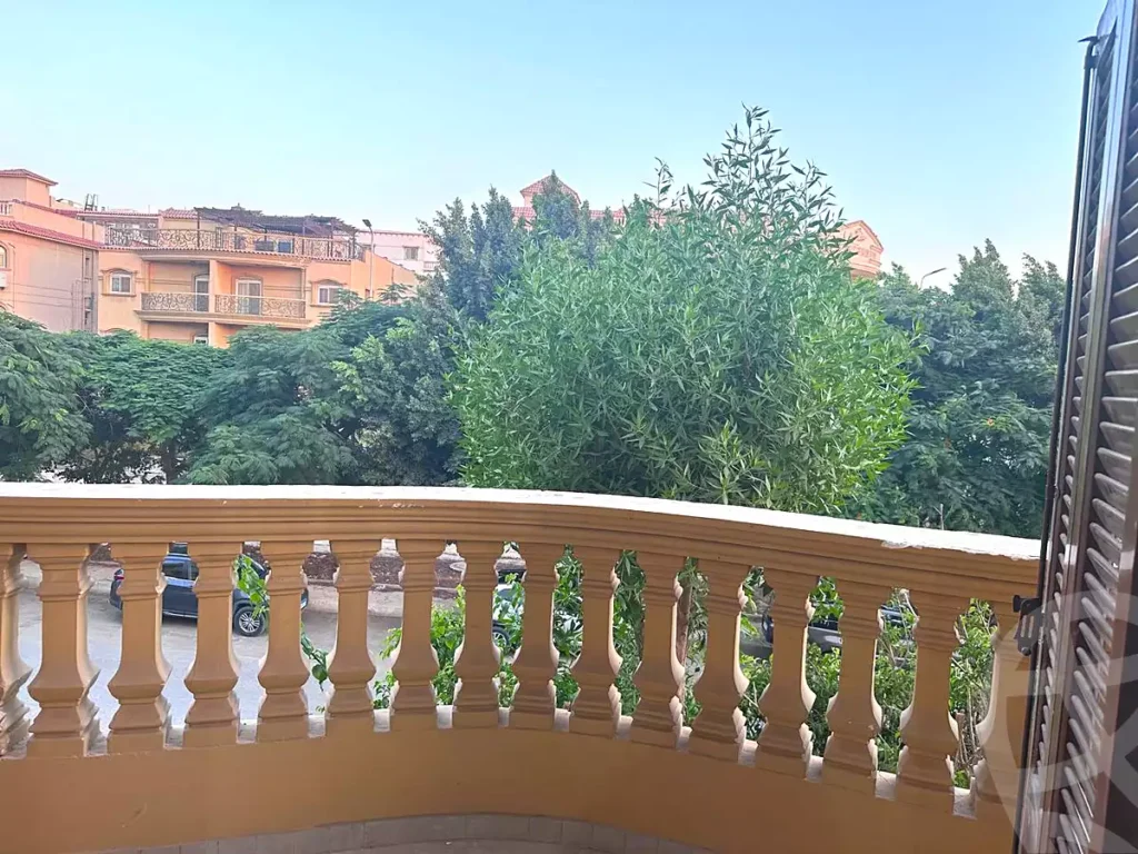 شقةللإيجار سوبر لوكس للإيجار مساحه 250 متر في النرجس ٣ بالقرب من فندق دوسيت التجمع الخامس في شارع سليمان عزبي . شركة المؤيد