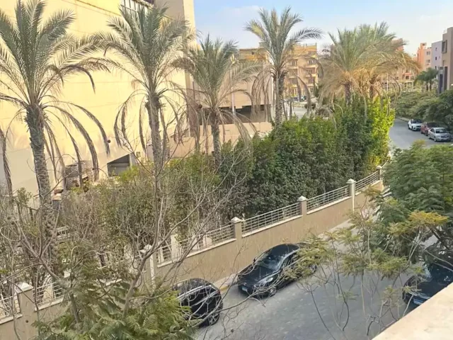 ستوديو سوبر لوكس للإيجار مطبخ وتكيفات في كمبوند ذا فيلدج – بالم هيلز، التجمع الخامس في كمبوند ذا فيلدج – بالم هيلز . شركة المؤيد