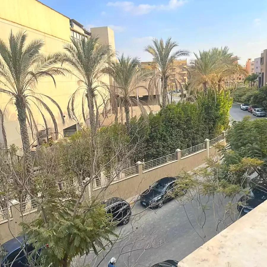 ستوديو سوبر لوكس للإيجار مطبخ وتكيفات في كمبوند ذا فيلدج – بالم هيلز، التجمع الخامس في كمبوند ذا فيلدج – بالم هيلز . شركة المؤيد