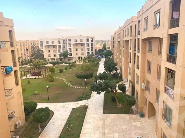 شقه لقطه للبيع في الرحاب 1 في شارع علي أمين . شركة المؤيد