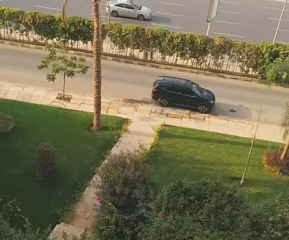 شقة ١١٨ متر للبيع في مدينة الرحاب – التجمع الخامس تشطيب سوبر لوكس في شارع محمد فريد . شركة المؤيد