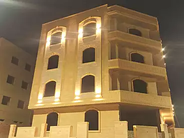 شقة 2 نوم للبيع امام نادى مدينتى مباشرة بى 7 في مدينتي – بي 7 . شركة المؤيد